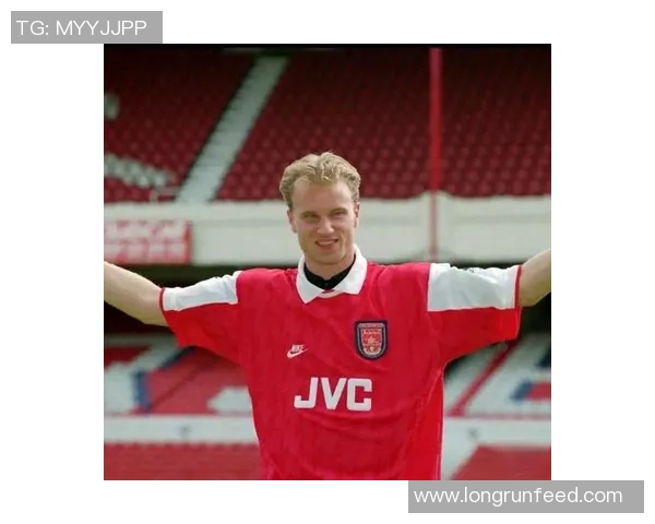 足球明星瞬间定格：探索他们背后的故事与荣耀时刻